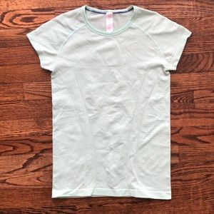 Ivivva short sleeve shirt